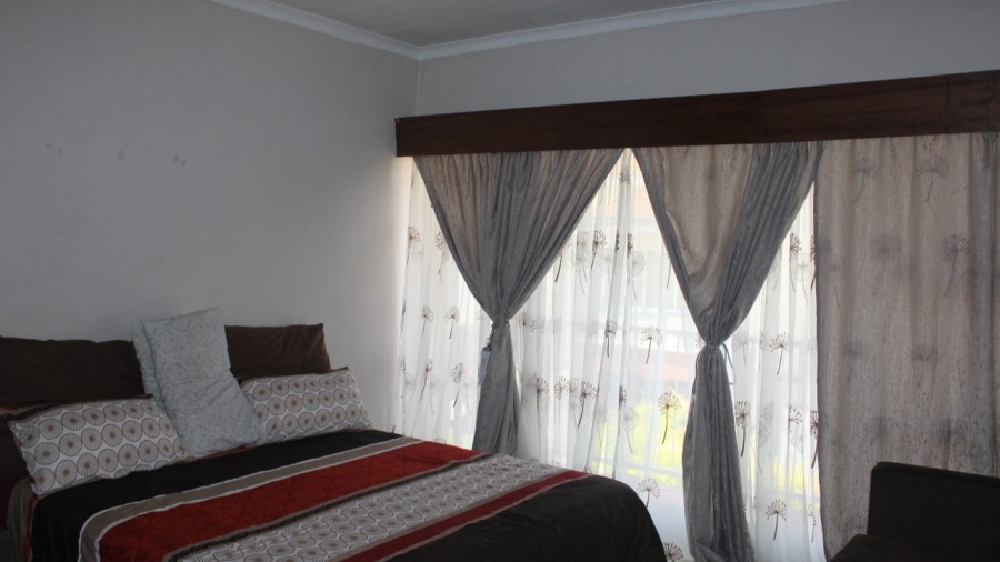 2 Bedroom Property for Sale in Miederpark North West